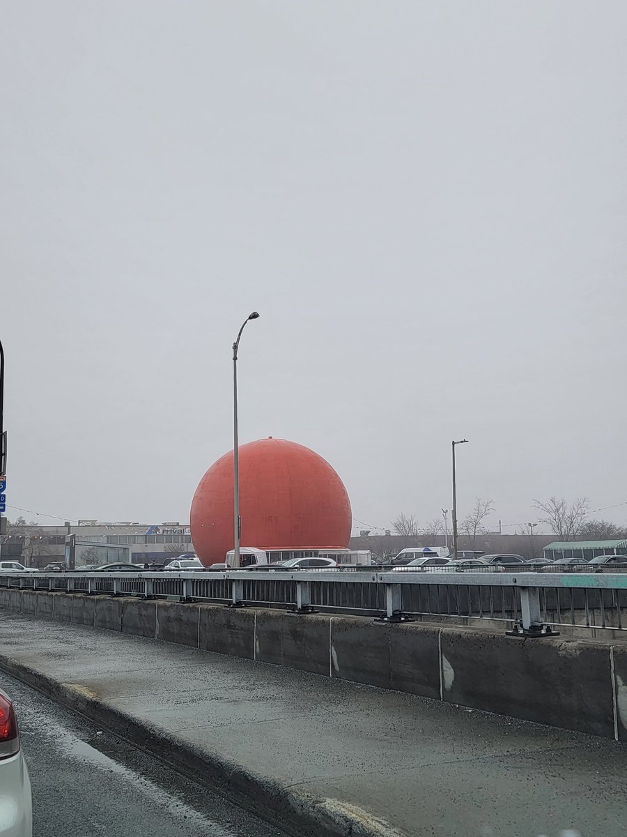 LuckyLola12's tweet image. Montreal is a shit show today due to the storm yesterday (all stop lights are out and traffic is backed up everywhere), but we managed to venture out and secure some #OrangeJulep! I can confirm that it's as good as #FoodieBeauty and everyone else said it was! 🤤