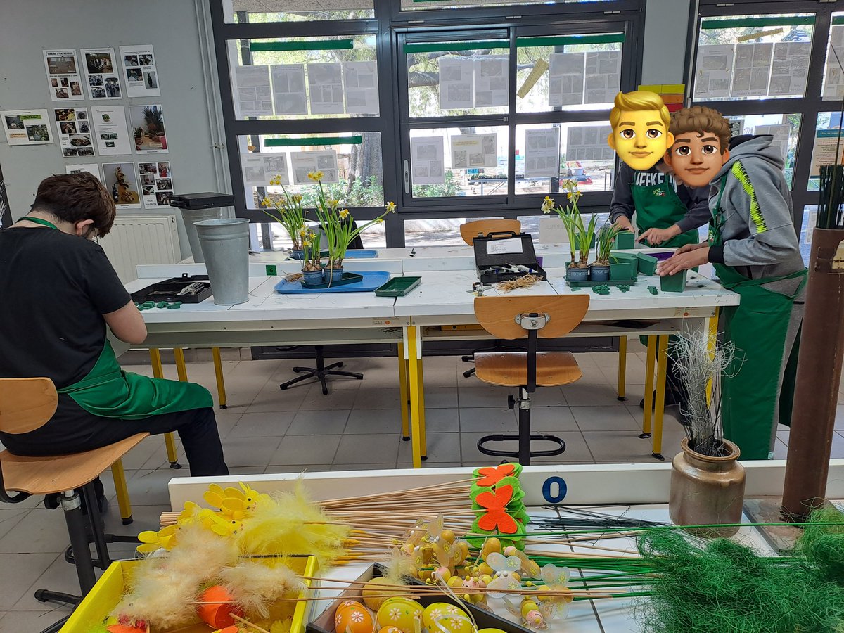 EreMarquisanne's tweet photo. Réalisation de compositions de Pâques 🐣🌷piquées de style végétatif 🐝🦋 par les 4.1 Segpa.
Tomorrow, the 3.1s take over for  the Easter sale at 10 a.m. in the teachers' room with Mr @PompeySylvain 🇬🇧
⚠️ flash sale ⚠️  Please, prepare the change 8€ 😅 Thank a Lot 😃 https://t.co/LBX9Lu2JDZ