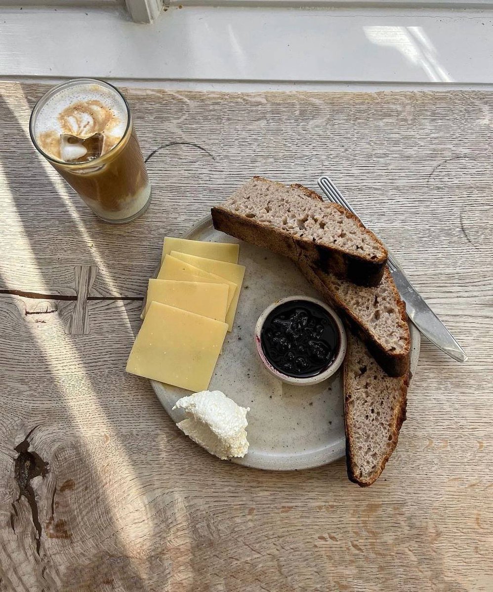 anna9312351's tweet image. 🧀🍞BREAKFAST ☺️☕