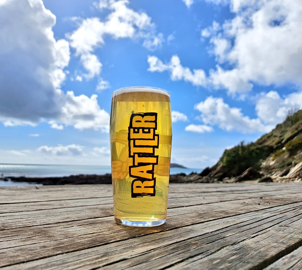 MrHickman3184's tweet photo. Another day...another #cider! @HealeysCyder. #Millendreath #Cornwall #Looe #CiderDrinker #EasterHolidays https://t.co/GeonmqOVaI