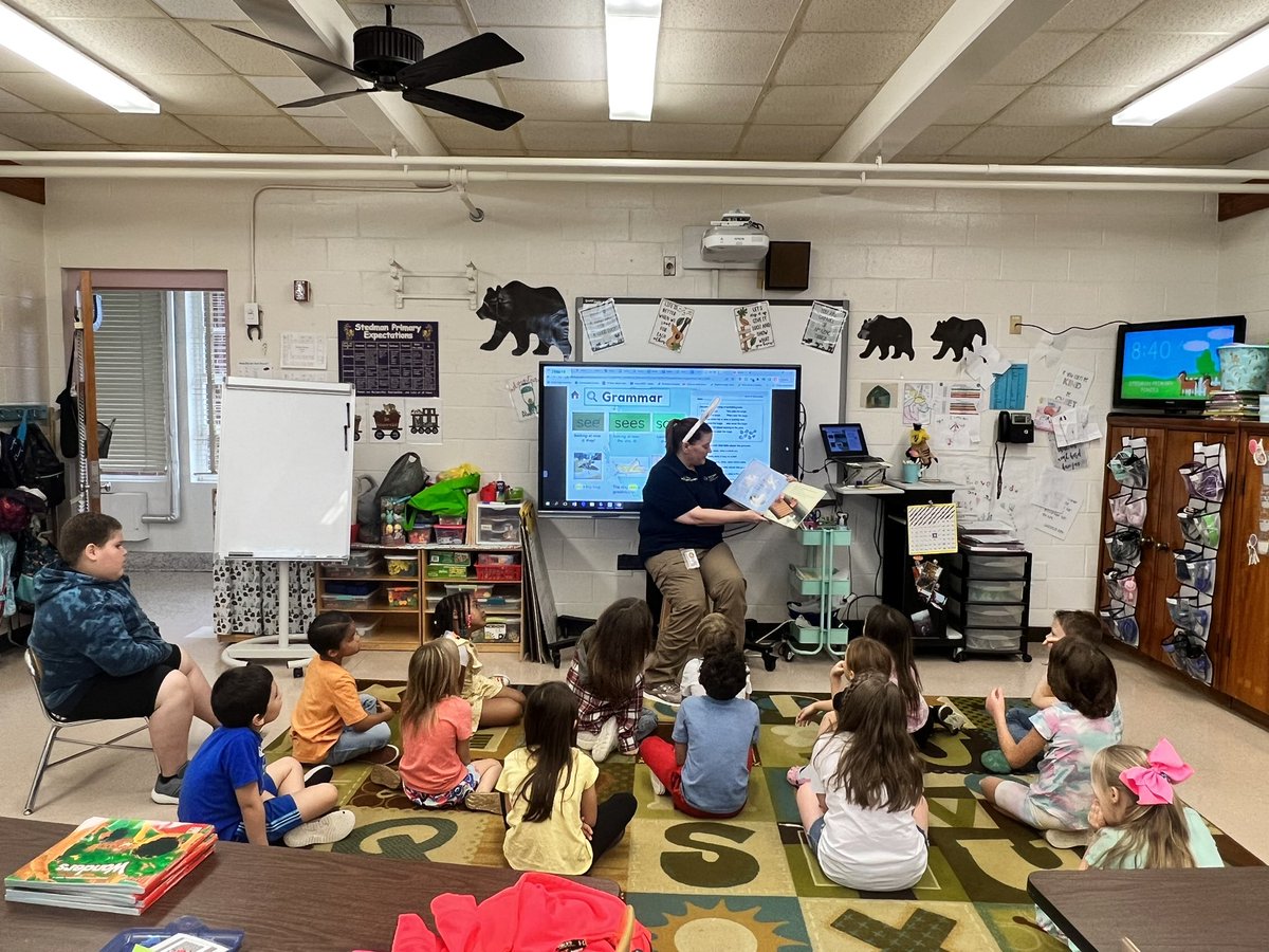StedmanPonies's tweet photo. Readers are Leaders for National Library Month! https://t.co/2GadCssJCU