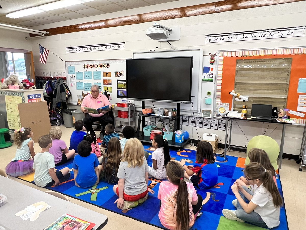 StedmanPonies's tweet photo. Readers are Leaders for National Library Month! https://t.co/2GadCssJCU