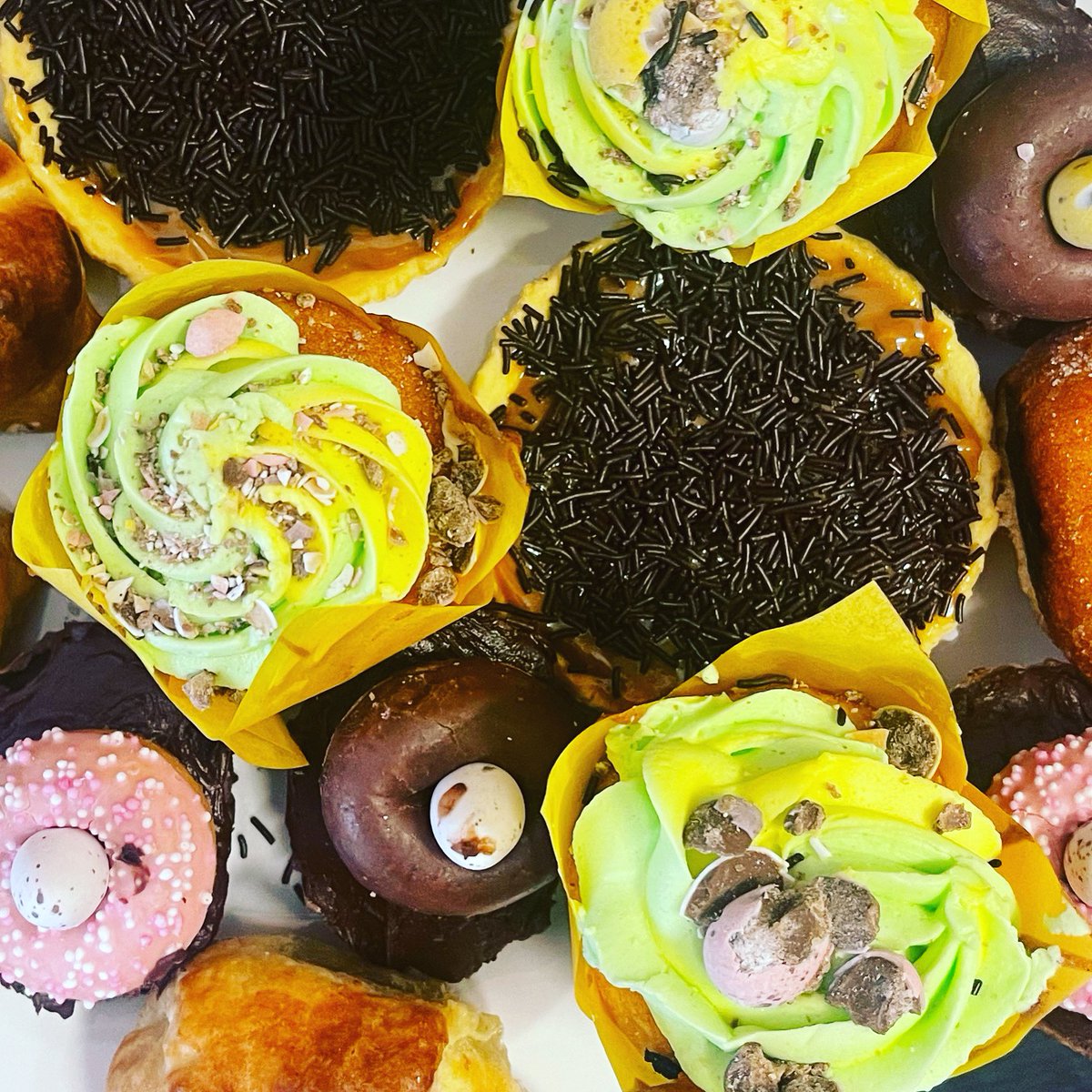 QUICK CHICK | Just a quick reminder that #BigScran Dumbarton is off this week and next for the Easter holidays, returning 5-7pm <a href="/BenViewDton/">Ben View</a> on Thursday 20 April 🐣

See you then!