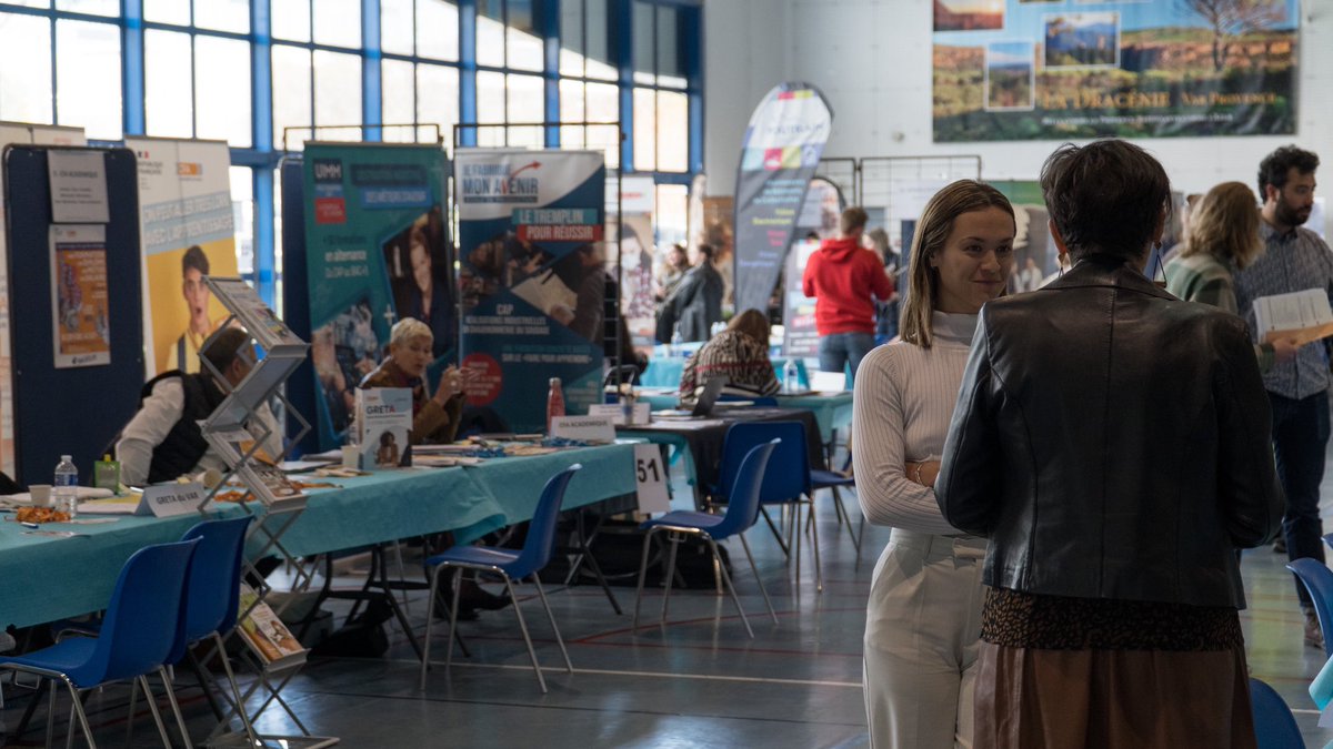 Le forum a réuni plus de 60 partenaires et centres de formation et 15 entreprises venues réaliser des recrutements en alternance. 370 visiteur ont répondu présents💪 #alternance #apprentissage #missionlocale