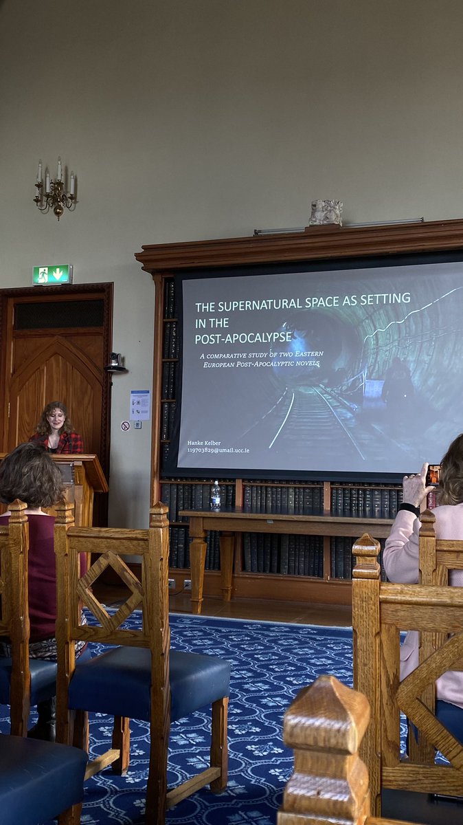 TEXTUALITIES23's tweet photo. Final presentation for this panel, as well as final presentation of the day! Hanke Kelber talks about the supernatural space as settings in post-apocalyptic novels 🧟♀️ #Textualities23 https://t.co/QZMISJSs3v