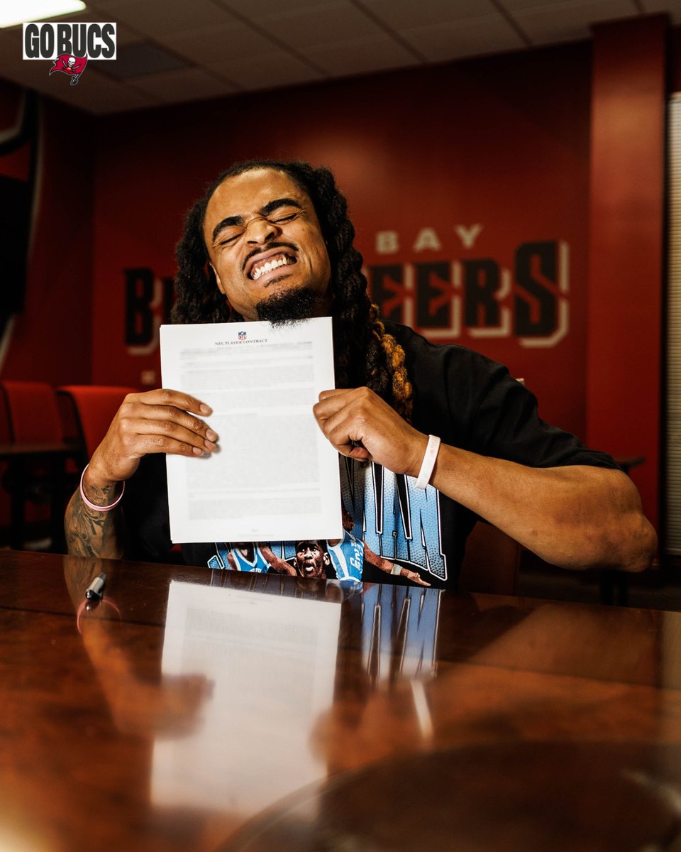 Buccaneers's tweet photo. Ryan Neal is officially a Buccaneer ✍️ https://t.co/bB2pjEzN9Q