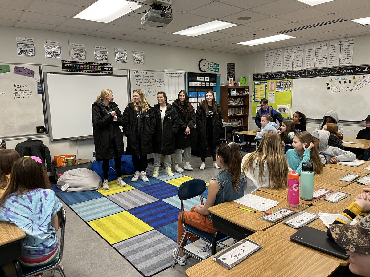 Reading with the Wolfpack - @PHSWolfpack_SB visited Grey Cloud Elem. to congratulate the 5th graders on their great job on I Love to Read month.