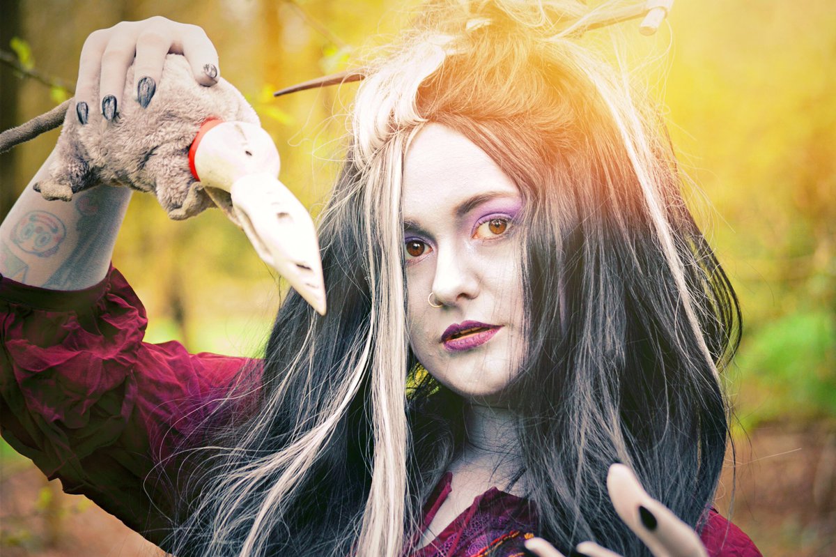 LawSedgwick's tweet photo. “It can be intoxicating, borrowing from a power beyond you.”
Loved doing this shoot with this incredible #CriticalRole group down at @CosXpo! 🤩📸
Cosplayers:
@shandelions - Laudna
@SaatuCosplay - Fearne
@damedeadly - Imogen
@KingswoodCos - Ashton
#cosplay #photograghy #cosxpo https://t.co/pv7ZhE3FbO