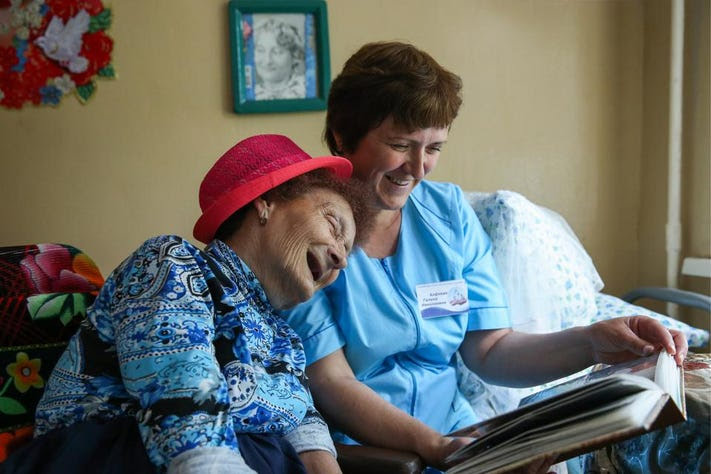 rah_kingston's tweet photo. Remaining in good health as an older adult requires much more than what medication and treatment alone have to offer. We offer an environment full of serenity for your loved ones at RAH so they can bloom and enjoy this crucial period of their life !

#rightathome #nursing https://t.co/8M5WknF4al