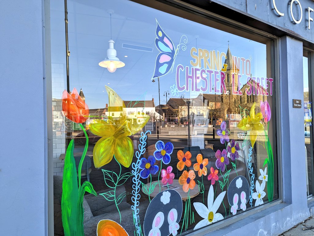 From postbox toppers to colourful windows, it's lovely to see #ChesterleStreet getting in the mood for Easter today! 🐣 #CLSIsOpen