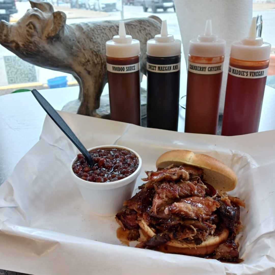 BogartsSTL1's tweet photo. #thursdayspecial 
Bring on the PULLED RIB! 🐖🔥😋 

#pulledrib #bogartssmokehouse #bbq #eatlocal #explorestlouis https://t.co/M0ZIkjoqEK