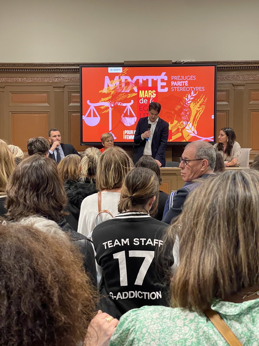 Le grand pari de l’égalité mis à l’honneur à #Grasse Campus ! 👫

Un beau moment d’échange en présence de <a href="/JeromeViaud/">Jérôme Viaud</a> et <a href="/malougourdon/">Marie-Louise Gourdon</a>, à l’origine d’un mois de mars plein d’actions pour plus de justice et d’égalité 🫶🏻