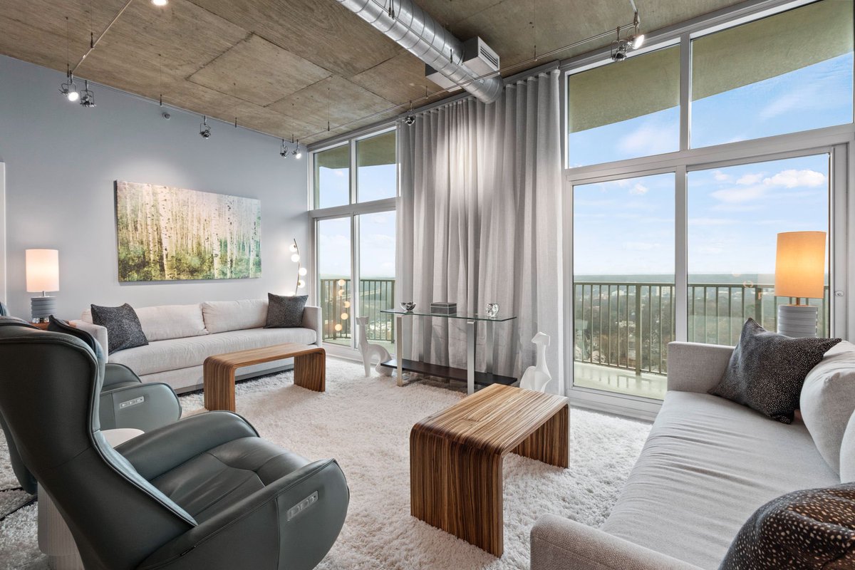 calebgphoto's tweet photo. A collection of some of my favorite #realestate properties I’ve had the pleasure to shoot in ATL! 🧵 https://t.co/f1XtaQ3zN0