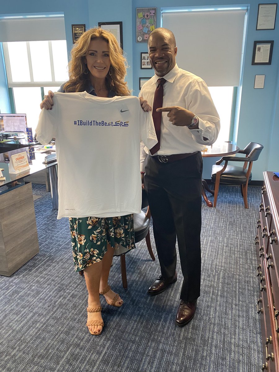 drjbg3's tweet photo. Congratulations to @DrJNeighbours for winning the SAO Men’s Tournament Bracket Challenge!!! She was the only one who had @UConnMBB going that far! Great job!!! 🏀 #SPSCreatesAchievers #BracketWinner https://t.co/dkzX0sagBu