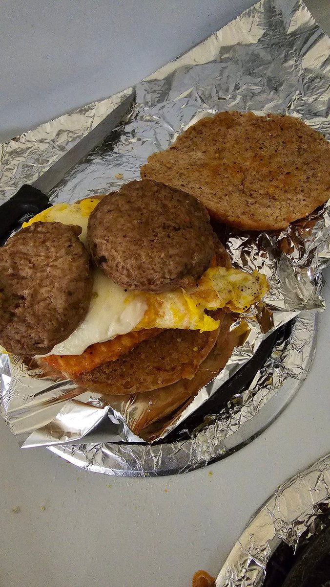 perrin_jamel's tweet photo. About to smash!! #Myowncreation https://t.co/0WgdDmiJJD