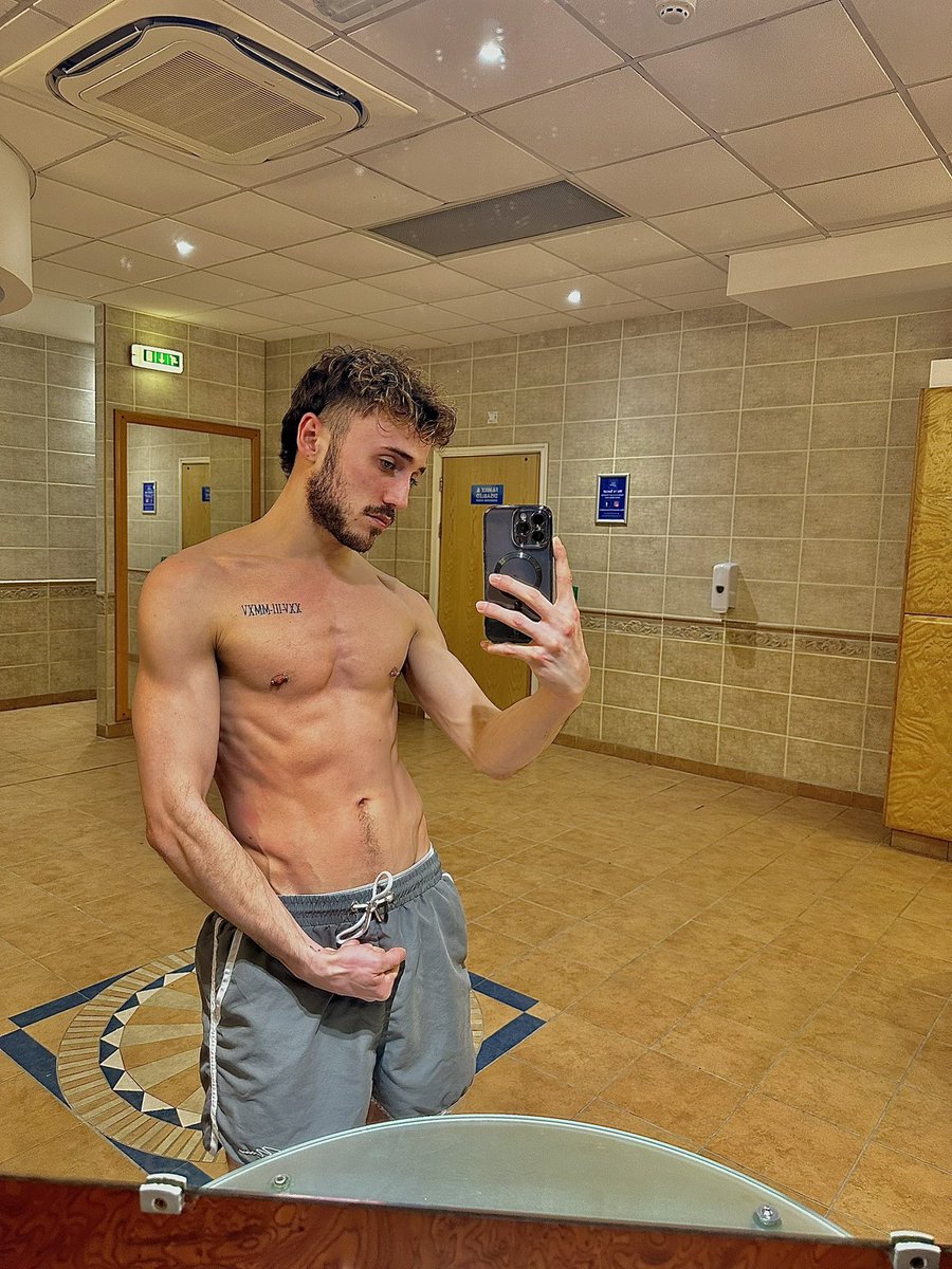 ky_t98's tweet photo. 🏋️‍♀️🫶🏻💦 https://t.co/p3yLhbucZ8