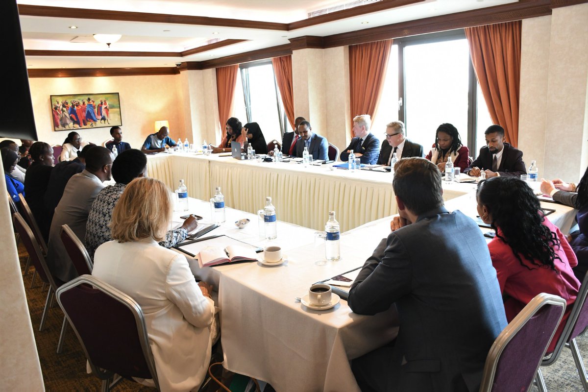 _IsmailMaalim's tweet photo. Held fruitful discussions with visiting Foreign Minister Pekka @Haavisto on implementation of Kenya National Action Plan on Youth, Peace and Security their inclusion and participation on stability and tranquility @AbabuNamwamba @moscakenya https://t.co/It4i3v6Xfm