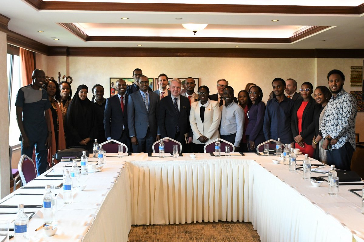 _IsmailMaalim's tweet photo. Held fruitful discussions with visiting Foreign Minister Pekka @Haavisto on implementation of Kenya National Action Plan on Youth, Peace and Security their inclusion and participation on stability and tranquility @AbabuNamwamba @moscakenya https://t.co/It4i3v6Xfm