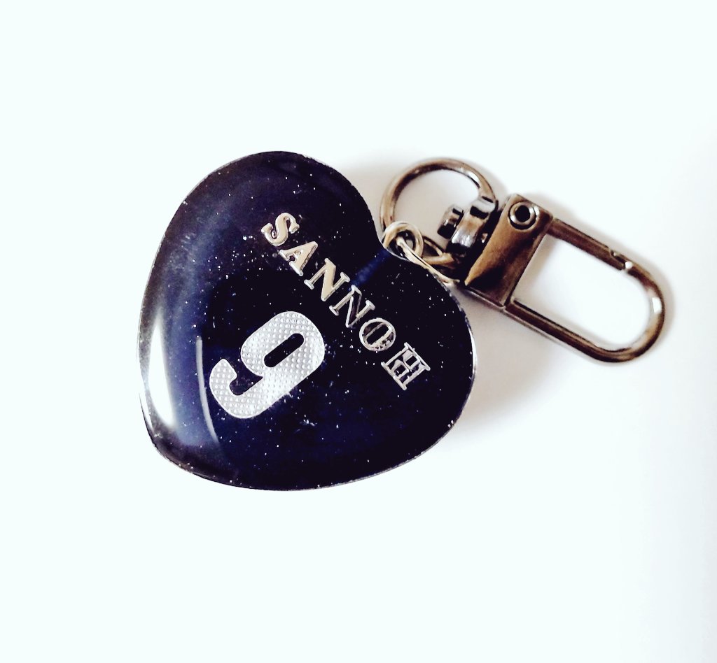 SDbyam's tweet photo. 🏀RT이벤트🏀
키링이 예쁘게 나왔는데 주변에 산왕 최애인 사람이 없어서... 배송비 3000원만 받고 나눔합니다!
1은 하트 앞면으로, 2/3은 하트 뒷면으로 글씨가 보입니다. 랜덤 발송되니 참고해주세요!
색은 모두 검정에 가까운 네이비입니다~!
총 3분, 8일 저녁쯤 추첨할게요~
#슬램덩크 https://t.co/dC49EncVmF