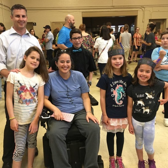 MinoShah's tweet image. Susan died of #ALS after being diagnosed at 38 years old.  She left behind her husband &amp;amp; 4 children.

#Congress, HOW MANY MORE HAVE TO DIE before @FDACBER treats 100% FATAL #ALS with the same URGENCY &amp;amp; FLEXIBILITY as cancer treatments?

Tell @DrCaliff_FDA, #ApproveNurown.…