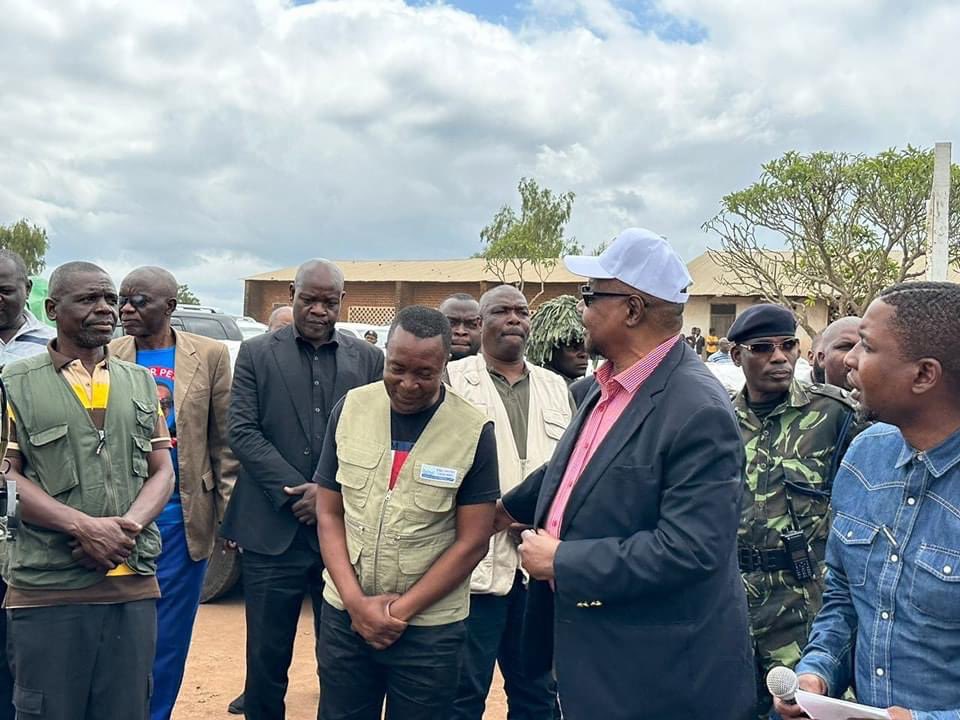 KabambeOfficial's tweet photo. I joined President Arthur Peter Mutharika in visiting #CycloneFreddy victims at Chisoka &amp; Luchenza Primary Schools where APM made a donation. Let us all keep supporting our compatriots in these difficult times. The vulnerability &amp; destruction that Freddy caused is still with us https://t.co/GSDXKY5deU