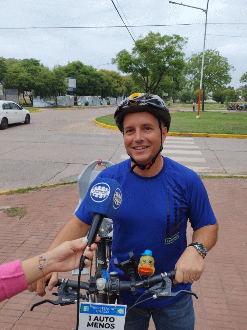 SebasGlibota's tweet photo. Día 6 de #30DíasEnBici promocionando la bicicleta cómo lo mejor del mundo mundial para movernos. También pasando el chivo de nuestras próximas salidas #SubiteALaBici #SemanaSantaEnBicicleta
@30diasenbici #1AutoMenos https://t.co/p9rpCWcvWu
