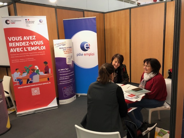 #salon 100% pro Doras les 5 et 6 avril 2023, @poleemploi_bfc présent pour promouvoir les outils employeur. De beaux aux échanges avec les  partenaires et OF du secteur BTP. Merci et 👏 aux conseillers Pôle emploi