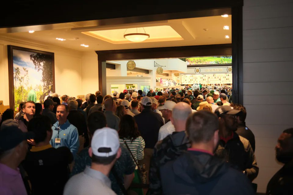 JoePompliano's tweet photo. This is the line for merchandise at The Masters.

They'll do about $70 million in merch sales this week.

That's $10 million a day, $1 million an hour, $16,000 a minute, and $277 every second.

Absolutely insane.

(📷: u/seamus_MC) https://t.co/IBkVgRfpQA