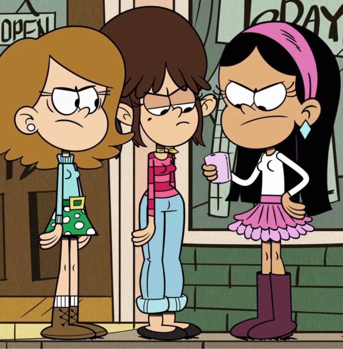 PfeifferJay's tweet photo. #TheLoudHouse #TLHJackie #TLHMandee #TLHFiona https://t.co/vbUeFLkbiO