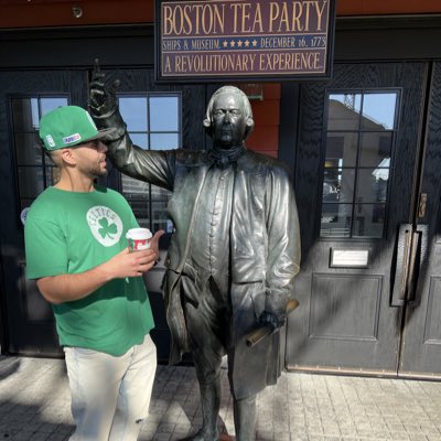 ThisVegatheBoss's tweet photo. #NewProfilePic #NewEngland #BostonBorn it was cool to get a refresher of this historical moment. https://t.co/KsqQWYaJUJ
