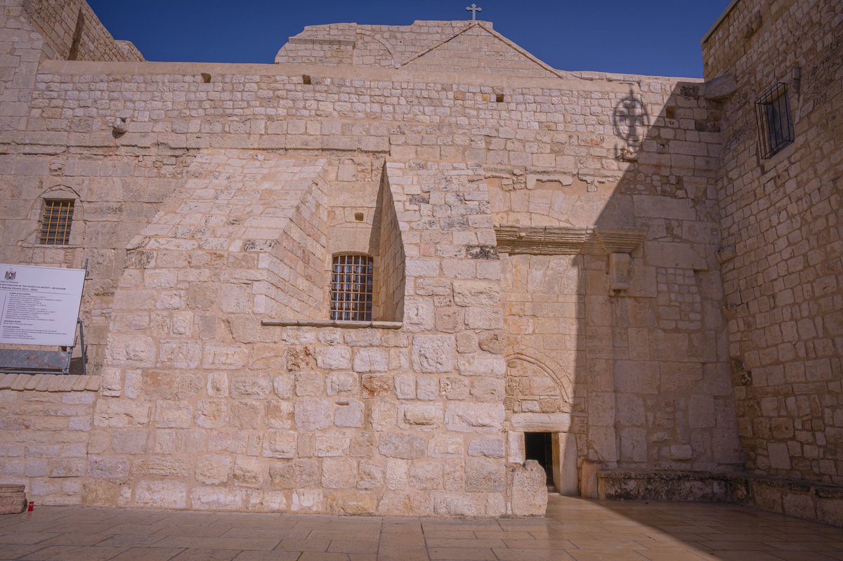 iamjamesbams's tweet photo. Bethlehem Nativity Church
Birthplace of Jesus, Church of the Nativity and the Pilgrimage Route, Bethlehem.
According to the Gospels (Matthew 2; Luke 2), Bethlehem was the site of the Nativity of Jesus Christ.
#pilgrimage
#nativitychurch
#churchofnativity
#bethlehem
#nativity https://t.co/56SCYSsaFg