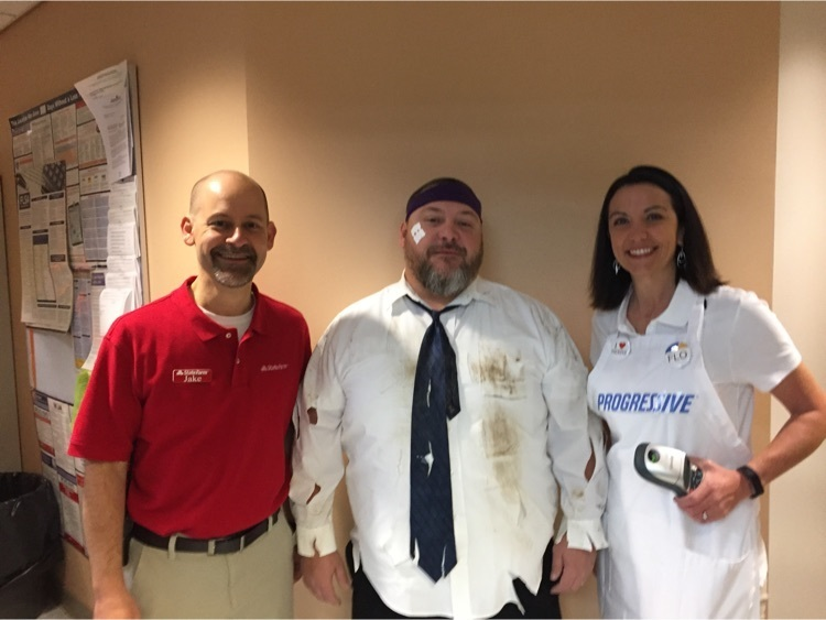 GCMSCougars's tweet photo. GCMS is so fortunate to have our wonderful assistant principals Dave Morgan and LeaAnn Frank! On #APWeek2023 we recognize their tireless commitment and outstanding service to GCMS! https://t.co/MWEAEPWfZi