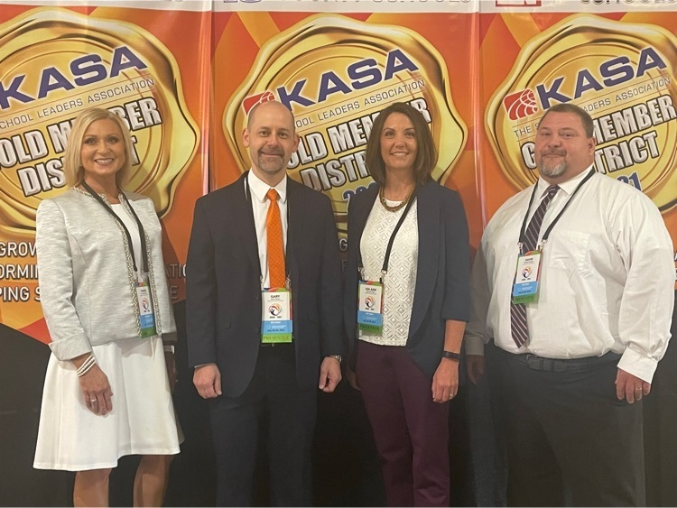 GCMSCougars's tweet photo. GCMS is so fortunate to have our wonderful assistant principals Dave Morgan and LeaAnn Frank! On #APWeek2023 we recognize their tireless commitment and outstanding service to GCMS! https://t.co/MWEAEPWfZi