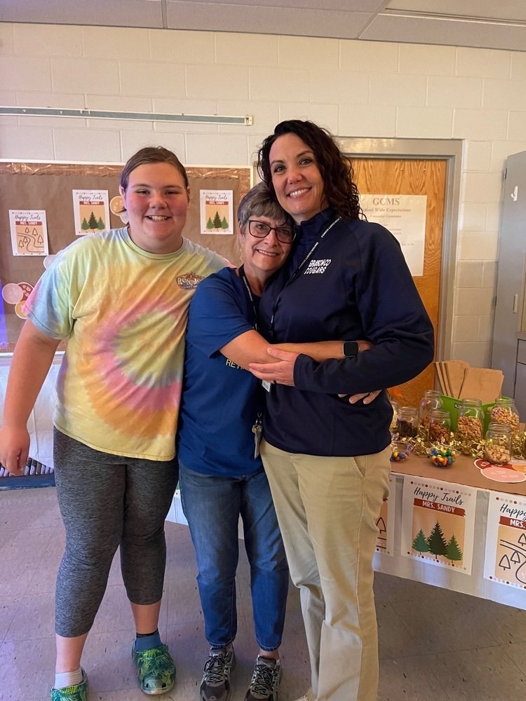 GCMSCougars's tweet photo. GCMS is so fortunate to have our wonderful assistant principals Dave Morgan and LeaAnn Frank! On #APWeek2023 we recognize their tireless commitment and outstanding service to GCMS! https://t.co/MWEAEPWfZi
