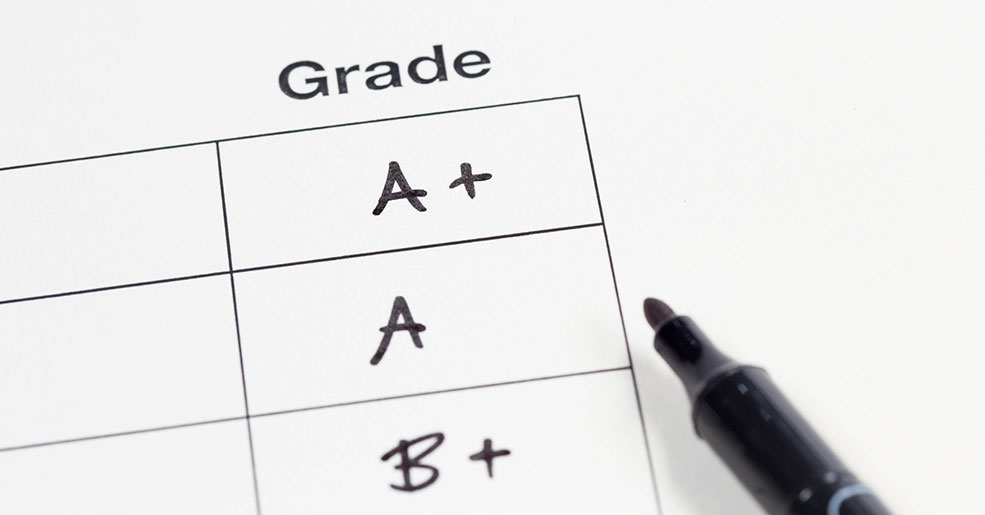 CDCPCD's tweet photo. Our newest #CME article outlines the choices made in updating Wisconsin's health report card evaluating overall health and health disparities in length and quality of life. Learn more: https://t.co/6kzQY9is9B #PCDjournal https://t.co/yiRvQ3SNOz