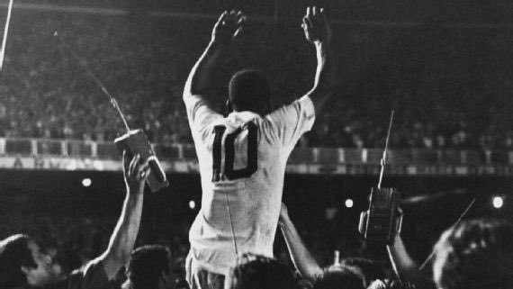Pele's tweet photo. Antes do Rei, o número 10 era apenas um número. 
.
Before the King, number 10 was just a number. https://t.co/6ux2nhlc7m