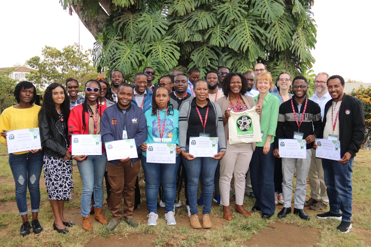 CONNECTED_Virus's tweet photo. Huge congratulations to everyone who completed our Train-the-Trainer course with @BecAHub. Great to see you taking Vector and Virus Diagnostics skills back to 9 African countries! 🙌🌱 @ILRI #PlantScience https://t.co/sKsHvYhX6w https://t.co/Smx96SrApK