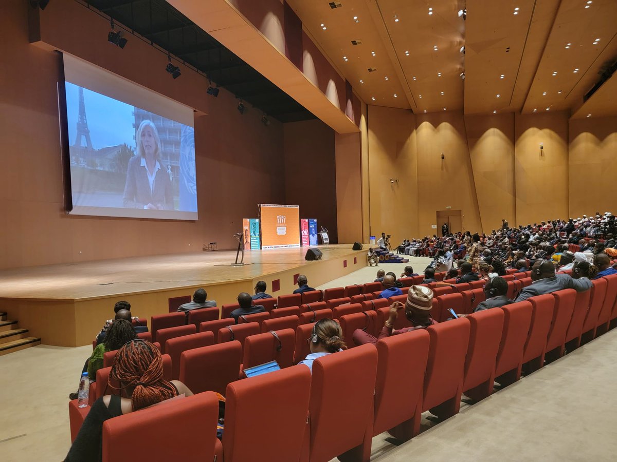 UNESCO Dakar 🏛️ #Education #Sciences #Culture (@unesco_dakar) on Twitter photo "Nous sommes ici pour réaliser une vision positive dans laquelle les ado et jeunes deviennent des acteurs responsables qui contribuent au développement de leurs familles, de leur communauté et de leur pays". – <a href="/SteGiannini/">Stefania Giannini</a>,ADG for #Education, <a href="/UNESCO_fr/">UNESCO en français</a>
#LéducationSauveDesVies "Nous sommes ici pour réaliser une vision positive dans laquelle les ado et jeunes deviennent des acteurs responsables qui contribuent au développement de leurs familles, de leur communauté et de leur pays". – <a href="/SteGiannini/">Stefania Giannini</a>,ADG for #Education, <a href="/UNESCO_fr/">UNESCO en français</a>
#LéducationSauveDesVies