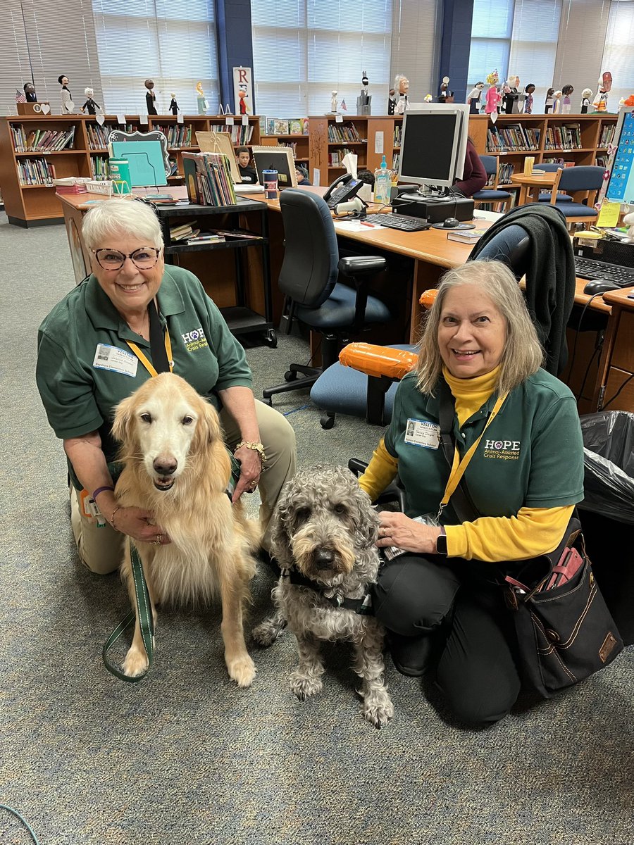 LisaRaymundo3's tweet photo. Thank you Hope Animal Assisted Crisis Response for presenting to our Bayshore Elementary students on Career Day. We were very excited meeting Rascal and Gus. 🐾 😍
#ChooseLP
#toBayshoreandBeyond https://t.co/6l5c6bNNwV