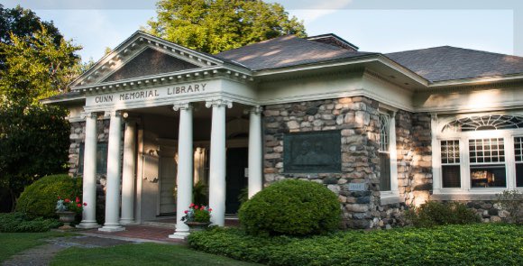 katrine_hoyt's tweet photo. @SketchesbyBoze Our little jewel box of a library isn’t on the scale of others mentioned, but the Gunn Memorial Library in Washington, CT, is something special!
#GunnLibrary
#WashingtonCT
#tinylibraries
#stainedglass
#mowburymural https://t.co/ihyM6ClNF0
