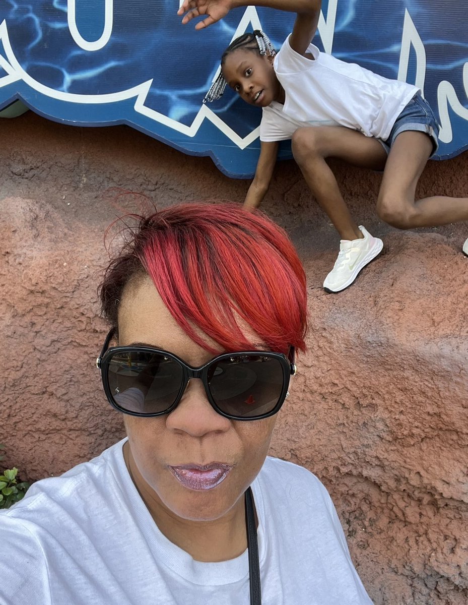 blacksuper1man's tweet photo. 💋😘Red head, sunkissed and photo bombed. 😘🤗My buddy is always near. Where I go she goes #twinning #mommin #myminime #mommydaughtertime #lovemesomeher #redhead https://t.co/hFEwR4LvfX