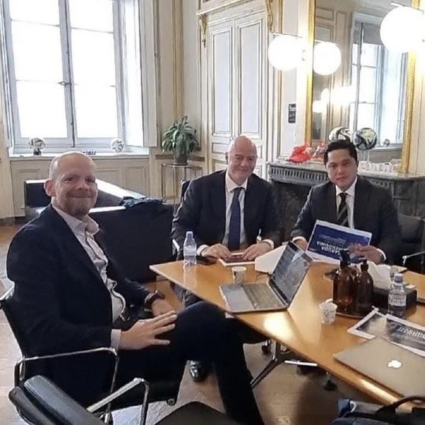 Sesuai arahan Presiden <a href="/jokowi/">Joko Widodo</a>, saya bernegosiasi sekaligus mempresentasikan blueprint transformasi sepak bola Indonesia kepada FIFA.

Hasilnya, Indonesia hanya diberi sanksi administrasi, bukan sanksi berat dikucilkan dari sepak bola. Alhamdulillah.