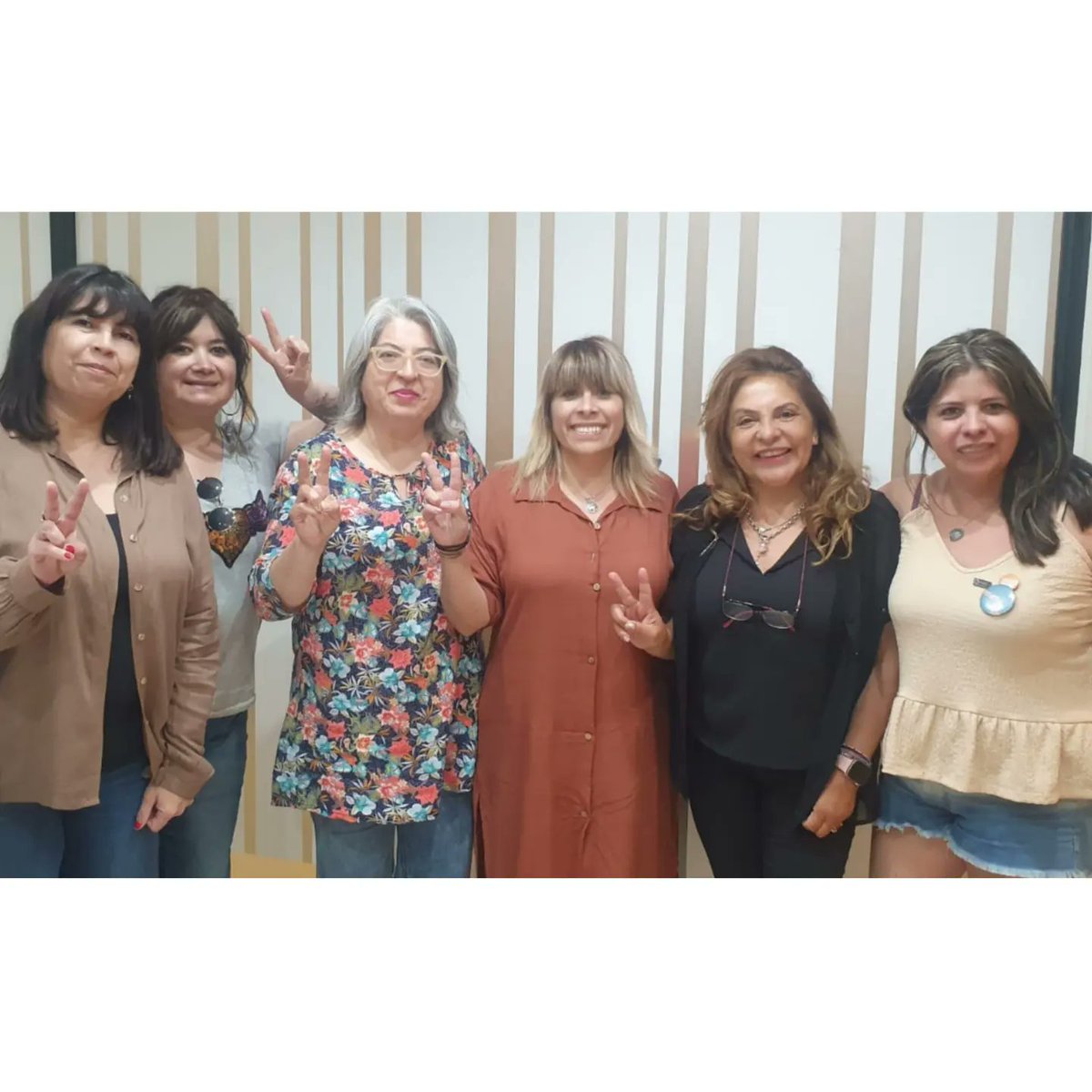 instdeambiente's tweet photo. La vicepresidenta de Vinculación y Extensión del Instituto, Laura Robles junto a la Directora General de Administración, Gabriela Acuña viajaron a la provincia de Buenos Aires para reunirse con diversas áreas del Gobierno Nacional, para gestionar proyectos en nuestra provincia. https://t.co/Xl77QPAfR0