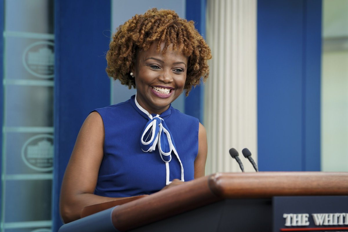 mada7ina's tweet photo. #WhiteHouse @PressSec speaks at the press briefing at the White House in Washington on April 4, 2023. (Madalina Vasiliu/The Epoch Times) 
#smile #WHpresssecretary ✨ https://t.co/yk9Mtdnmg4