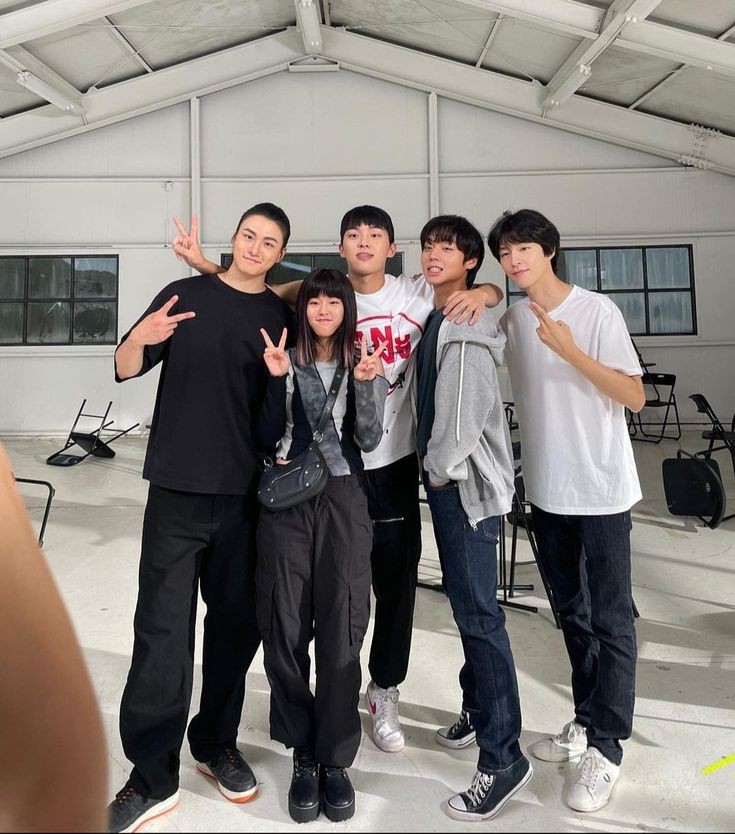 tragfarsa's tweet photo. ° weak hero class 1 5/5 !! https://t.co/1IXTYZM7TG