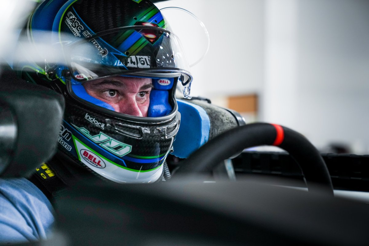 KauligRacing's tweet image. Just a couple dirt guys...

@TheFast49 | @AJDinger