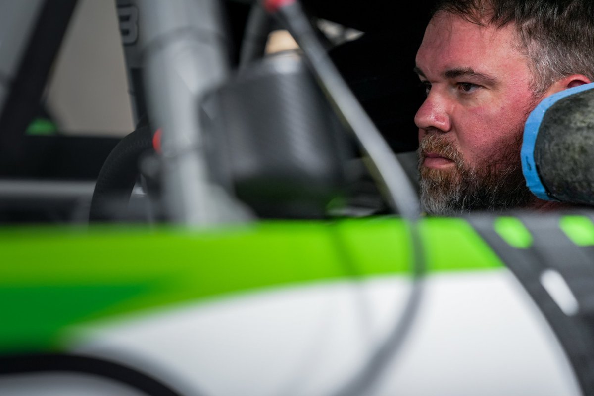 KauligRacing's tweet image. Just a couple dirt guys...

@TheFast49 | @AJDinger