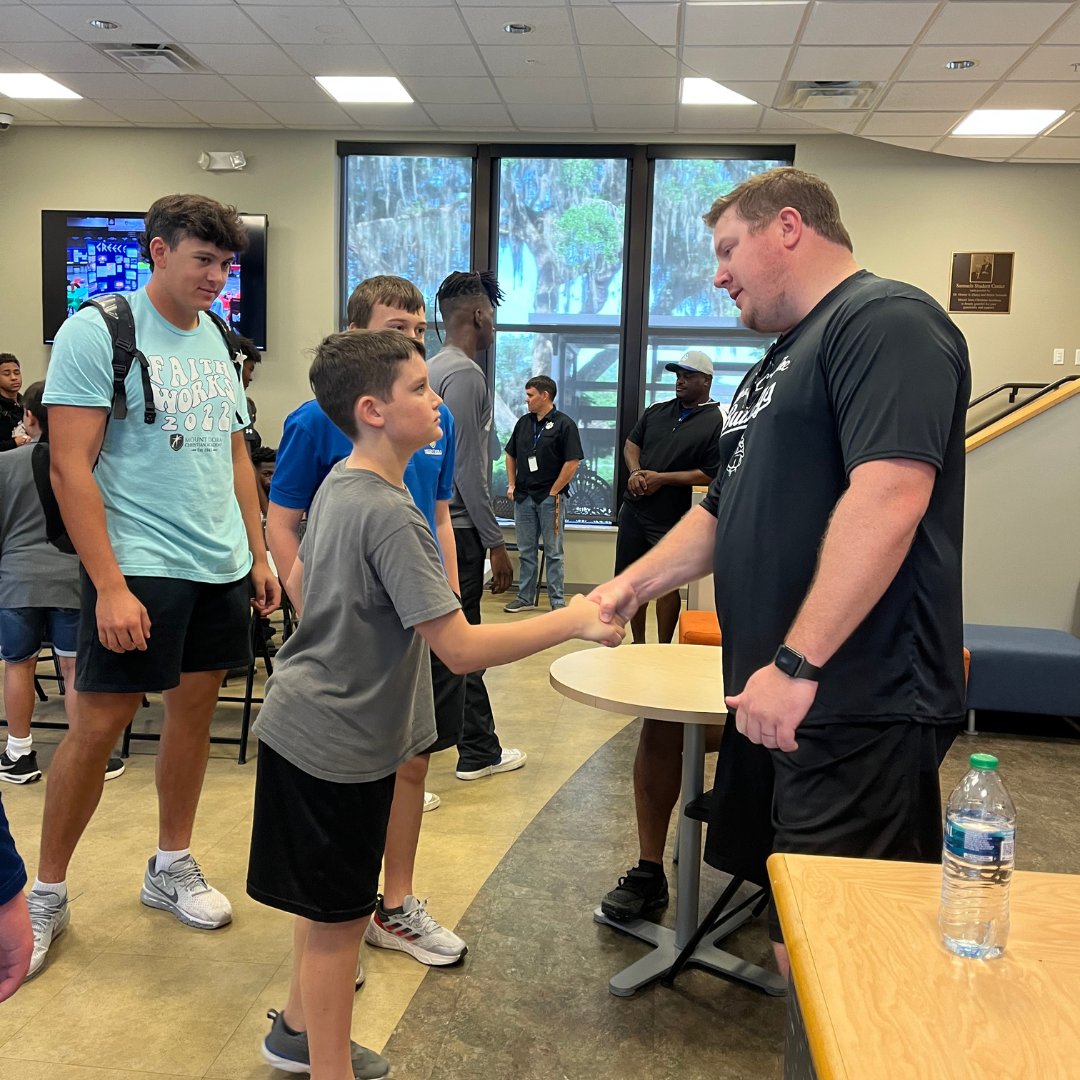 AthleticsMdca's tweet photo. Coach Tackett is back!! Today he introduced himself to the football team and was able to reconnect with some of his old players. We are so glad to have him at MDCA! 🏈#MDCAFootball https://t.co/WRv0dR0ZxU