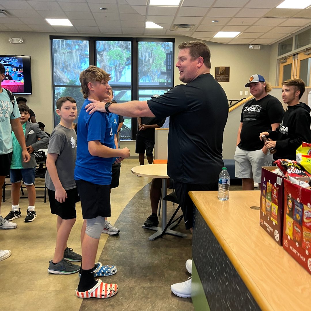 AthleticsMdca's tweet photo. Coach Tackett is back!! Today he introduced himself to the football team and was able to reconnect with some of his old players. We are so glad to have him at MDCA! 🏈#MDCAFootball https://t.co/WRv0dR0ZxU