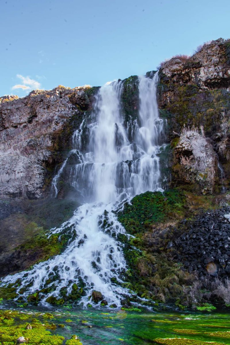 visitsouthidaho's tweet image. Experience the magic of spring in south Idaho! It's time to take that waterfall chasing trip to the Magic Valley. 
💦 🌻 
5 things to do near Twin Falls this upcoming season:
visitsouthidaho.com/experience-the…

#southernidaho #chasingwaterfalls #springtravelplanning  #visitidaho